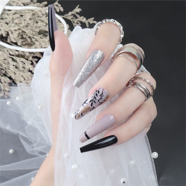 Designer Press On Nails